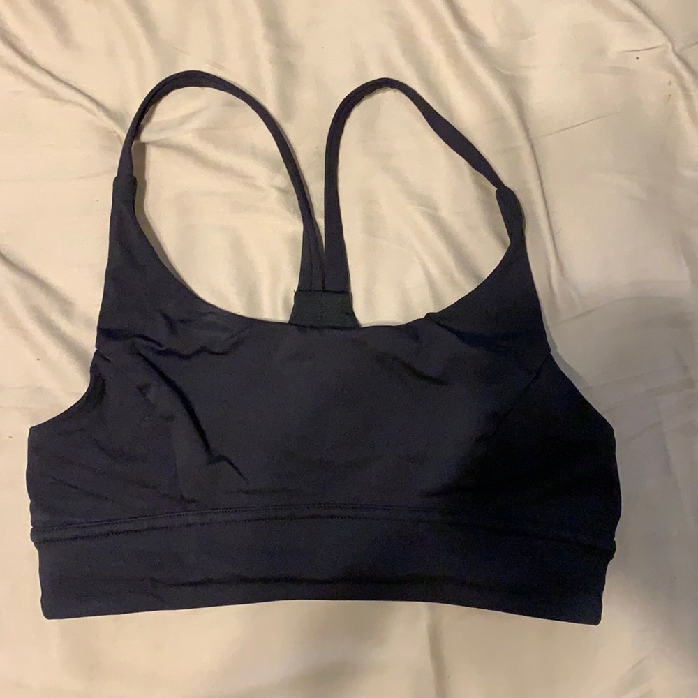 Black Lululemon sports bra